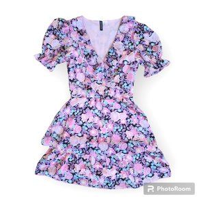 XS Black Floral Puff Sleeve V-Neck Divided Ruffle Dress